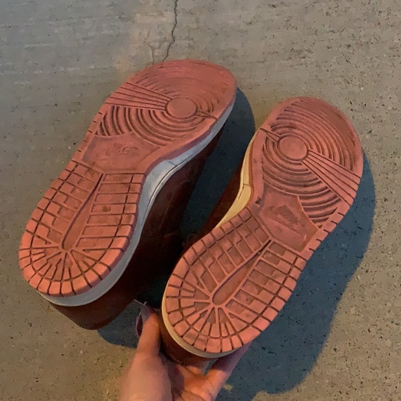 Men’s Leather Nikes - Picture 7 of 11